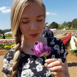 Meet your Posher, Rebecca